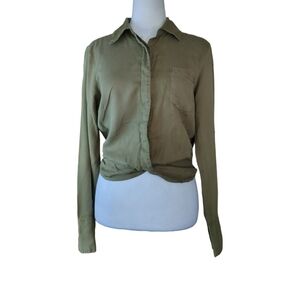Elan Blouse long sleeve color green olives size Small